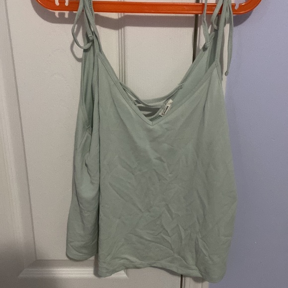 Light blue garage tank - Picture 2 of 2